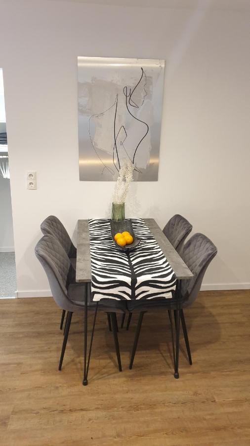 Apartment Airport Кельн Екстер'єр фото